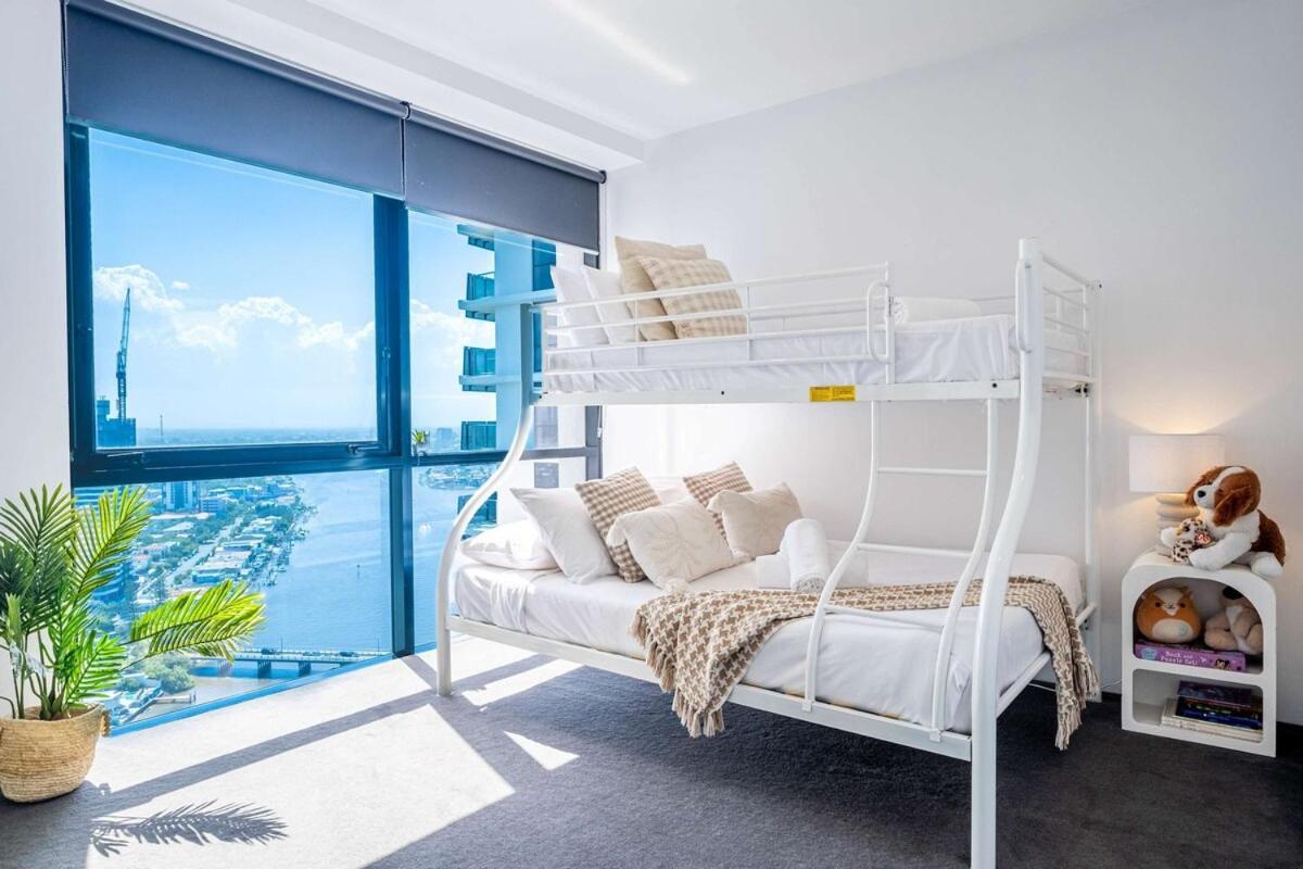 Level 29 Sky 2br Ocean View Gold Coast